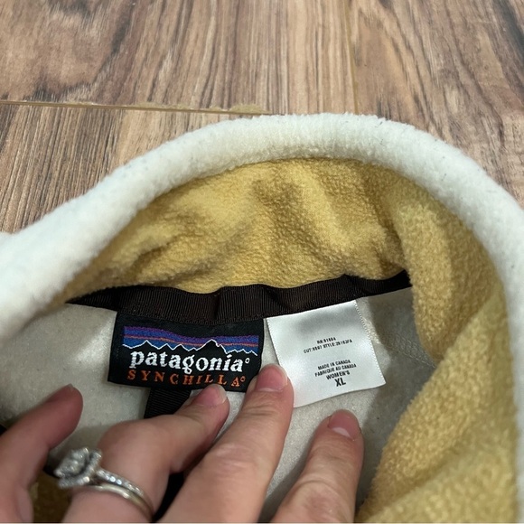 Patagonia Synchilla Cream Fleece Vest - Picture 6 of 8